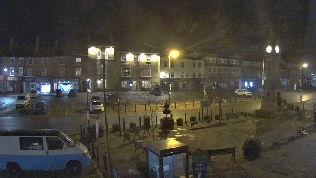 Thirsk webcam overlooking the Market Place