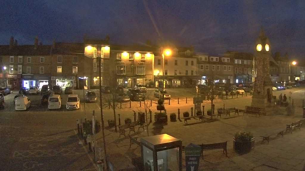 Thirsk webcam overlooking the Market Place