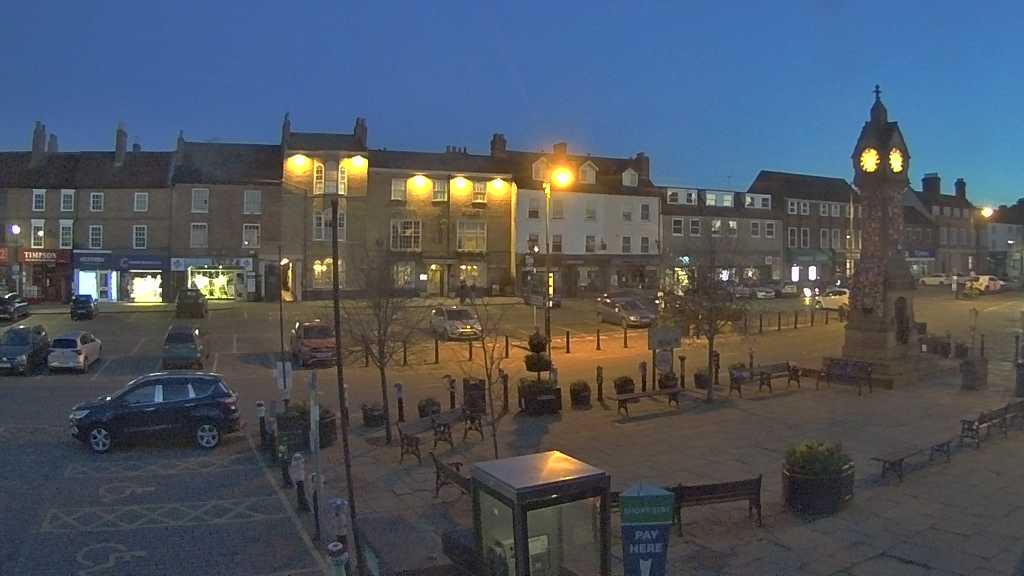 Thirsk webcam overlooking the Market Place