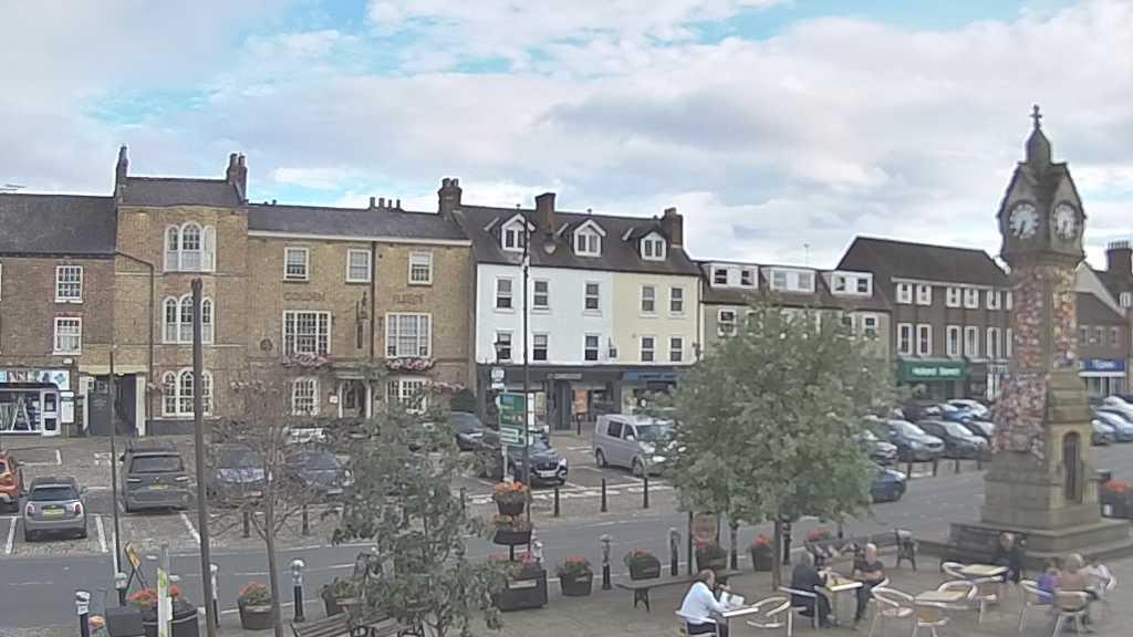 Thirsk webcam overlooking the Market Place